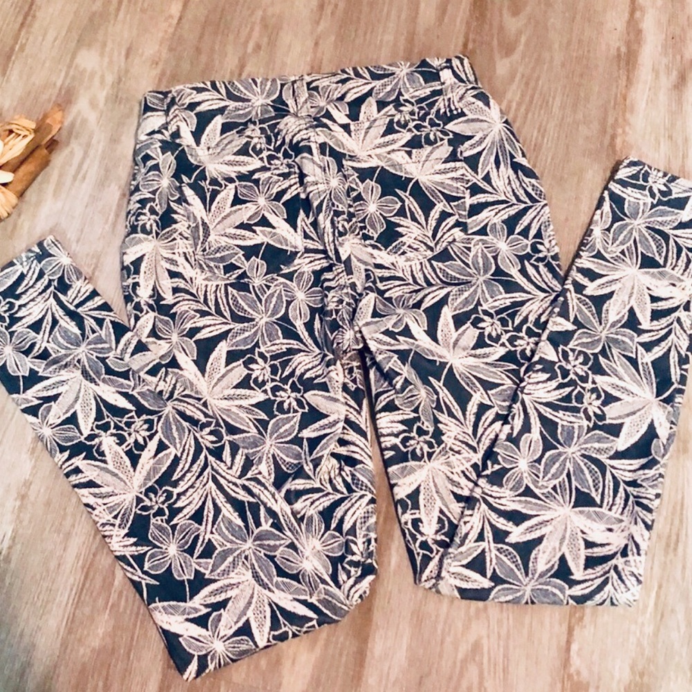 Faded Glory | Navy & White  Knit Jeggins